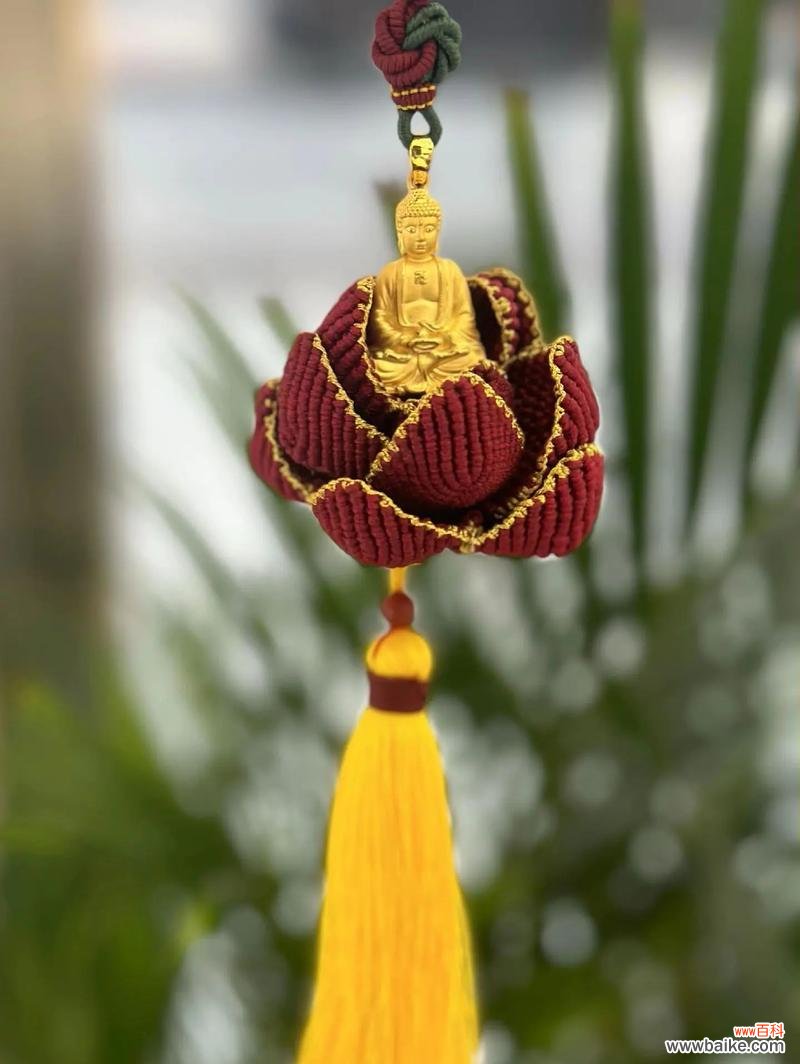 春节时莲花代表什么寓意？莲花在节日中象征着什么？