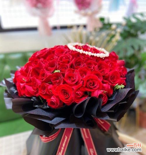 红色玫瑰花鲜花99朵代表什么？为什么选择99朵玫瑰？