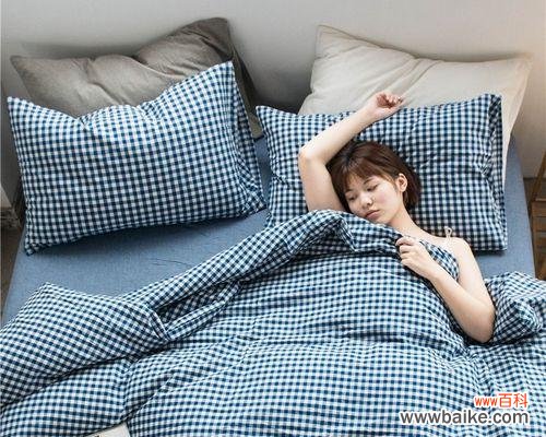 本色花卉四件套包含哪些产品?它有何特别之处?