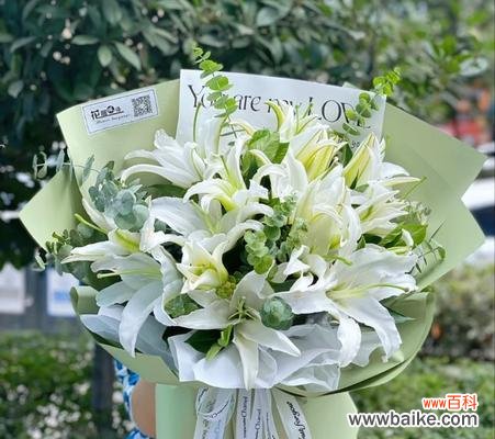 闺蜜之间可以送百合吗？女生在什么场合适合送什么花？