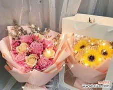 女生排队送男生玫瑰花有何深意？