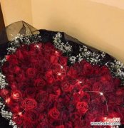 探究不同朵数玫瑰花的情感含义 玫瑰花几朵表达的含义