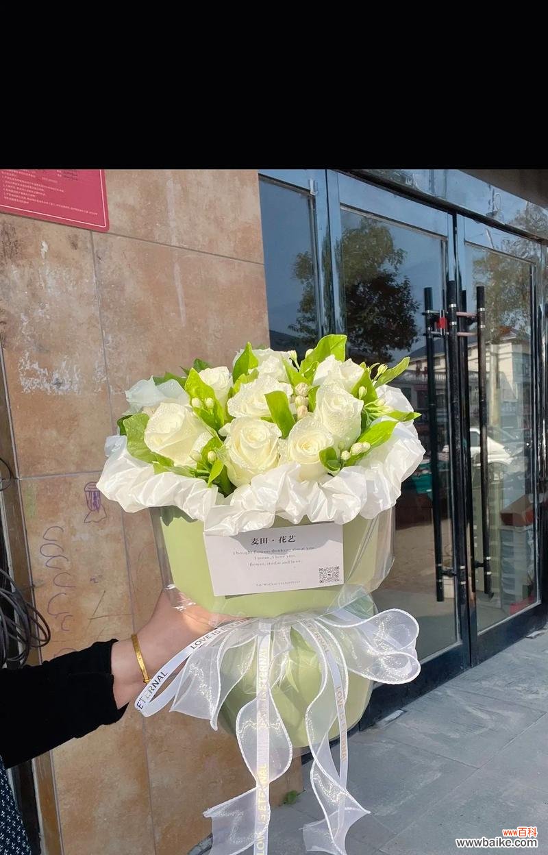 茉莉花与白玫瑰相似之处是什么？各自花语有何不同？