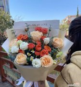 簪花玫瑰的寓意是什么？它传递了哪些信息？