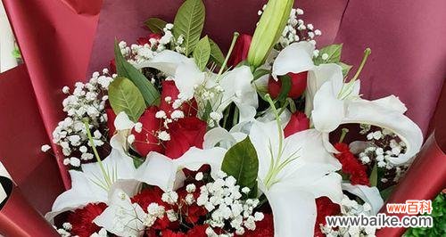 纯百合花束意义和寓意是什么？百合花束的象征意义是什么？