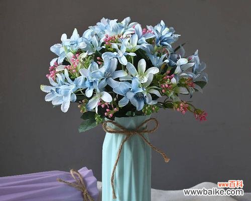 汽车摆件玫瑰花代表什么?汽车装饰玫瑰花的寓意是什么?