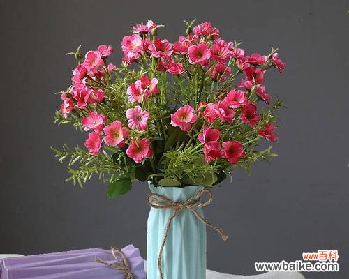 汽车摆件玫瑰花代表什么?汽车装饰玫瑰花的寓意是什么?