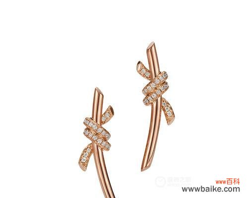 玫瑰花拴耳环有何寓意?耳环上的玫瑰花代表什么?