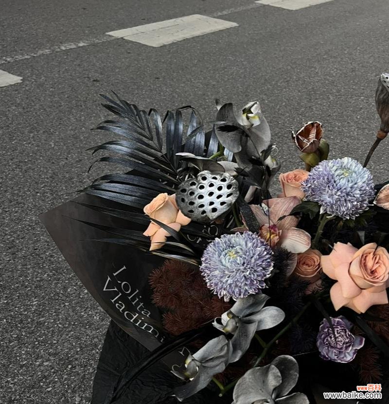 背影花束通常表达哪些情感？