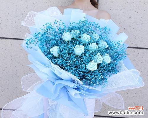 背影花束通常表达哪些情感？