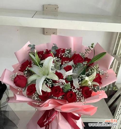 送闺蜜百合花合适吗？女生应该送什么？