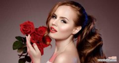 拿个玫瑰花的表情代表什么？它的含义是什么？