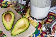 牛油果是水果吗，牛油果长什么样