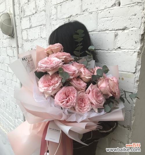 探寻粉色玫瑰所代表的爱情与关怀 送粉色玫瑰的含义及象征