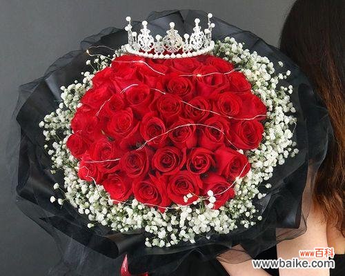 传递爱意的花语之道 浪漫的玫瑰花语——送女朋友11朵玫瑰花代表的含义