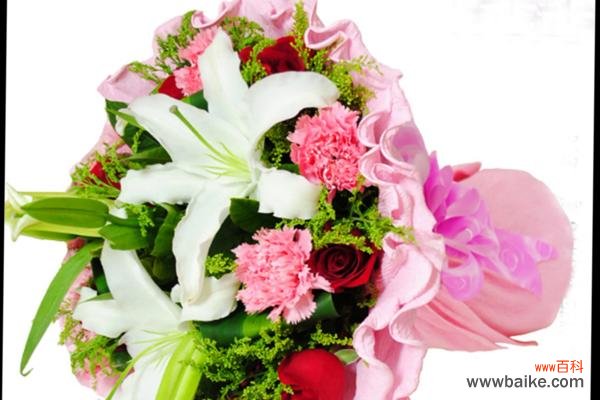 鲜花之语,传递爱的情感 三朵玫瑰花的意义与传承