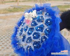 金玫瑰花语手链代表什么？手链的寓意有哪些？