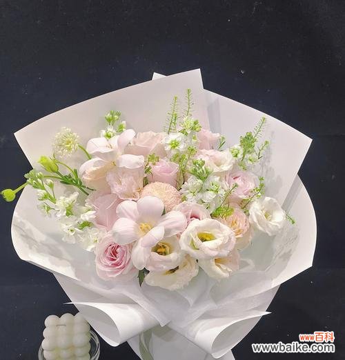 玫瑰和郁金香搭配的花语是什么？混搭花束的意义何在？