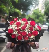 红玫瑰花语有哪些含义？手打红玫瑰的技巧是什么？