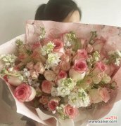 极简浪漫的花语如何表达？