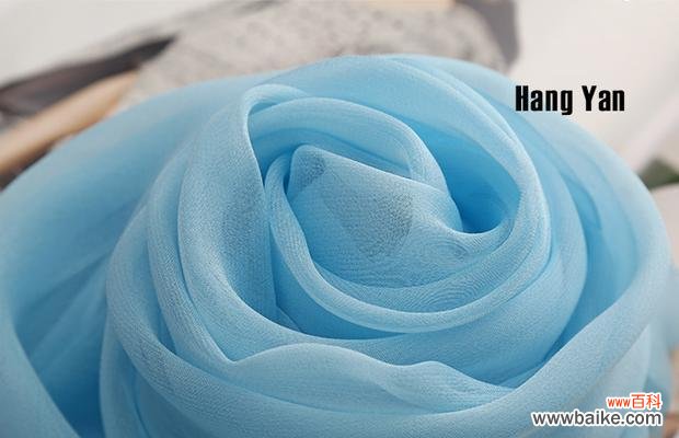 口罩丝巾蓝色玫瑰花代表什么?这种搭配有何含义?