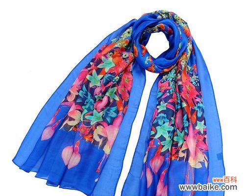 口罩丝巾蓝色玫瑰花代表什么?这种搭配有何含义?