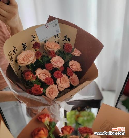 混搭花束秋季小花束的花语是什么？秋季小花束的花语有何特别之处？