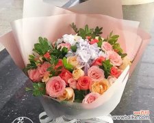 送大学老师玫瑰花时应选择哪种颜色？