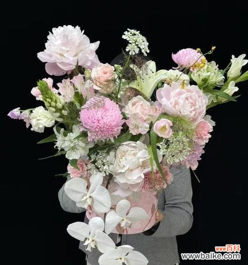 一捧夜光玫瑰代表了哪种情感?