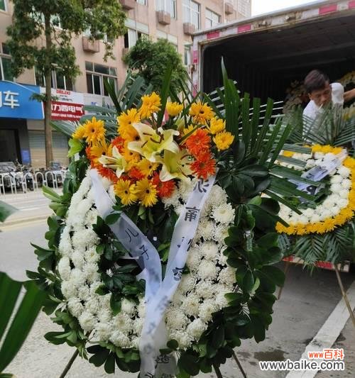 临终前送什么花表达哀思？