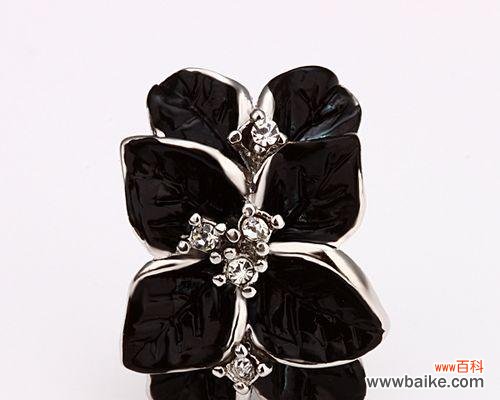 黑色玫瑰耳环象征着什么？