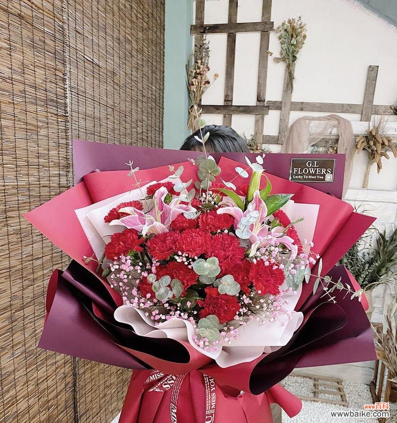 礼佛康乃馨的花语和寓意是什么？适合送给谁？