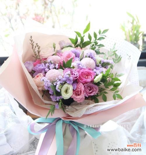 红玫瑰与粉玫瑰的不同象征意义 红玫瑰与粉玫瑰的寓意