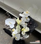 小花瓶花束通常用什么花？花语有何寓意？