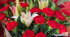 以花儿的美丽和香气 花语致敬，老师敬仰