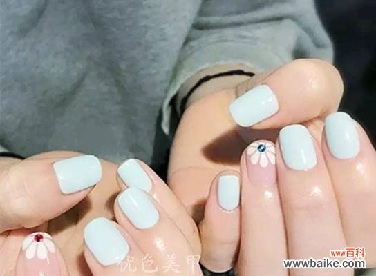 美甲流行什么花语好看？如何选择适合自己的美甲花语？