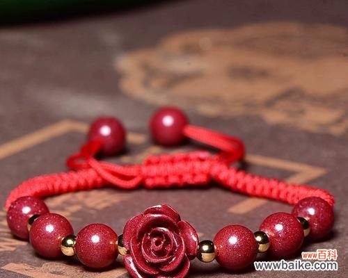 金珠手串与玫瑰花组合的寓意是什么?