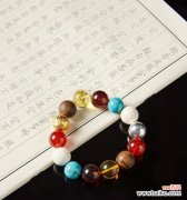 金珠手串与玫瑰花组合的寓意是什么？