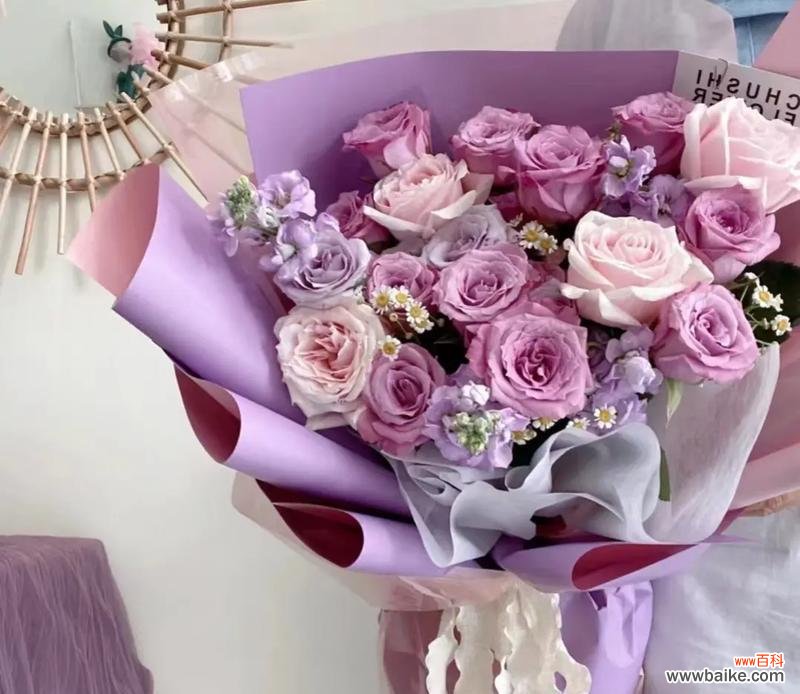 蓝紫色丝带玫瑰花语是什么？