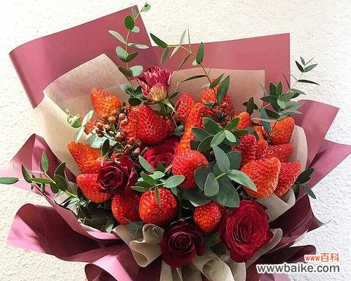 草莓不同颜色的花语有何不同？