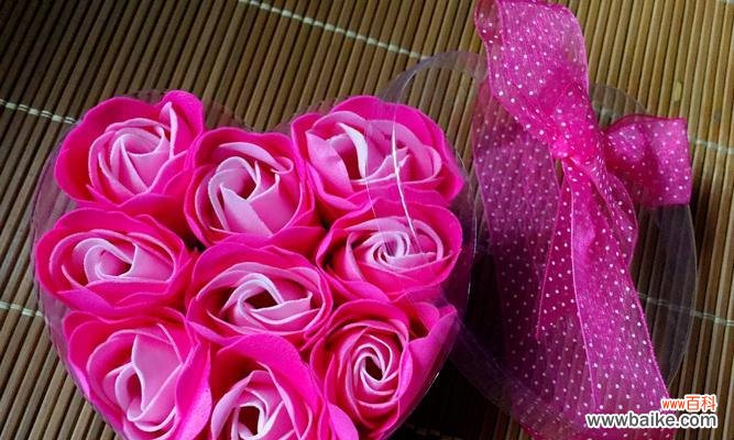 揭秘男人送8朵玫瑰背后的情感和意义 男人送女人8朵玫瑰的真正含义