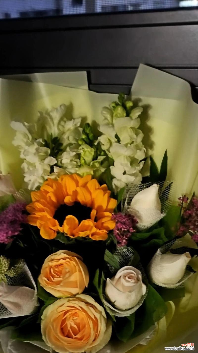 孩子们送给奶奶的花有什么特别的含义？