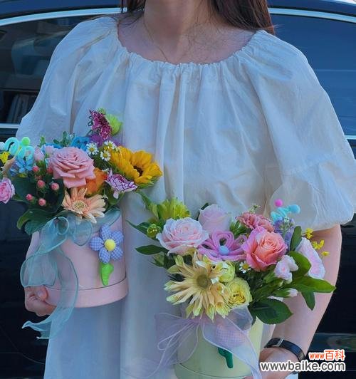 小李老师送的花代表了什么？