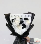 黑白色永生花传递了哪些情感？