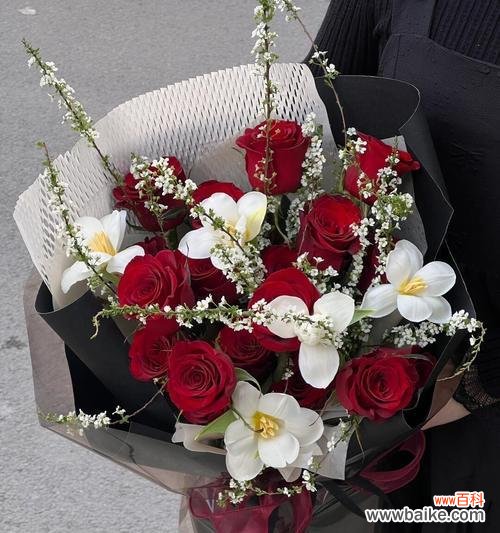 雪柳加郁金香花语是什么？这组合花语有何特别之处？