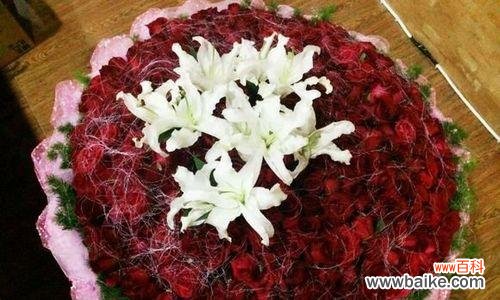 揭开玫瑰背后的深意 花语之谜