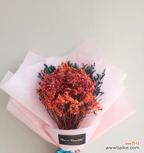 爱情的花海中，一朵朵芬芳绽放的意义 玫瑰花与情人草