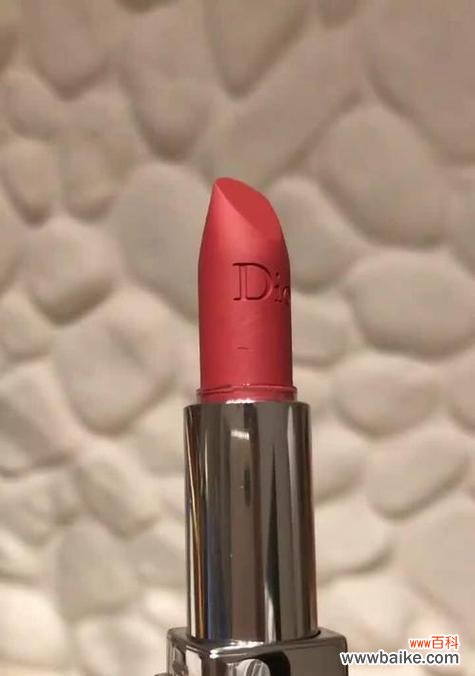 玫瑰花变成口红代表什么?这种创意表达有何深意?