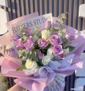 送花简简单单的花语是什么？简单花束如何传达深情？