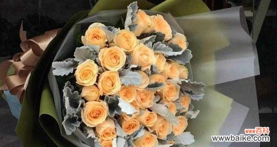 以花为言,传递深情 11朵香槟玫瑰的花语